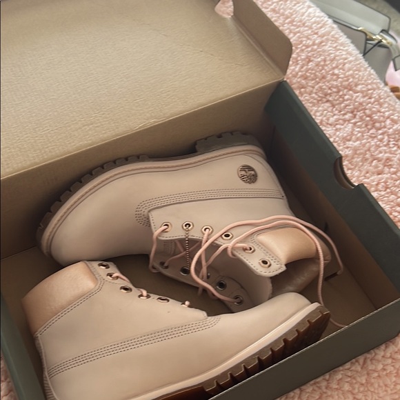 Timberland Shoes - Women’s pink timberland boots